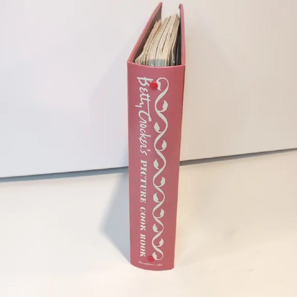 Betty Crocke Picture Cook Book - Picture 2 of 11